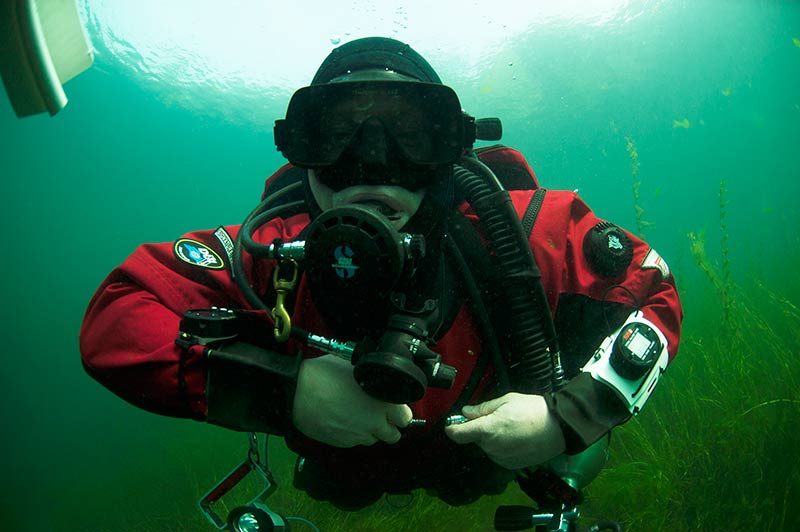 dry suit diver