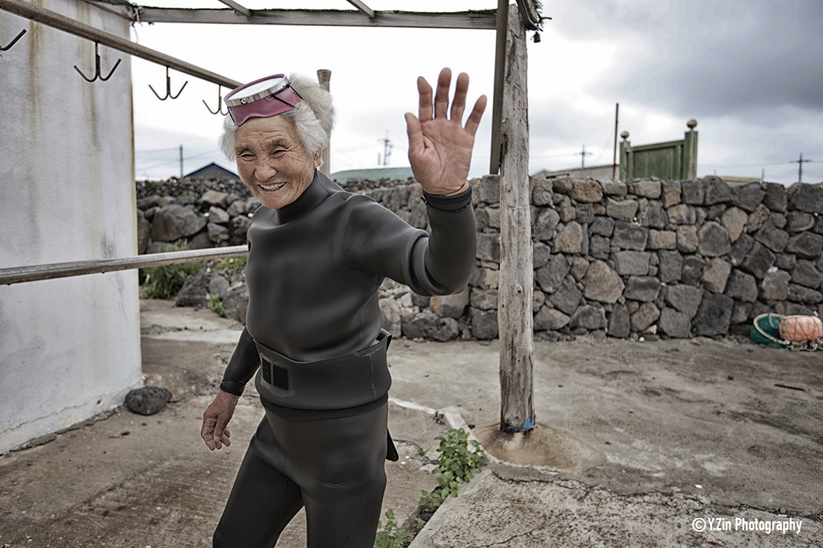 haenyeo-woman-waving