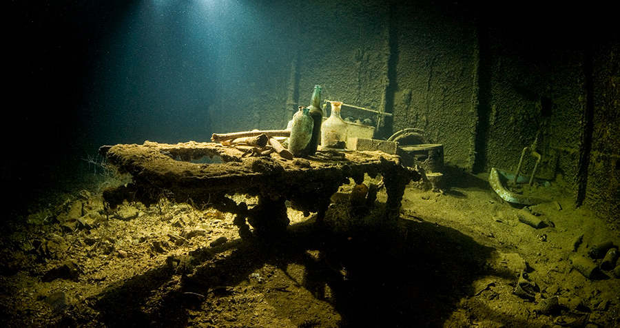 Shinkoku Maru operating table Truk Lagoon